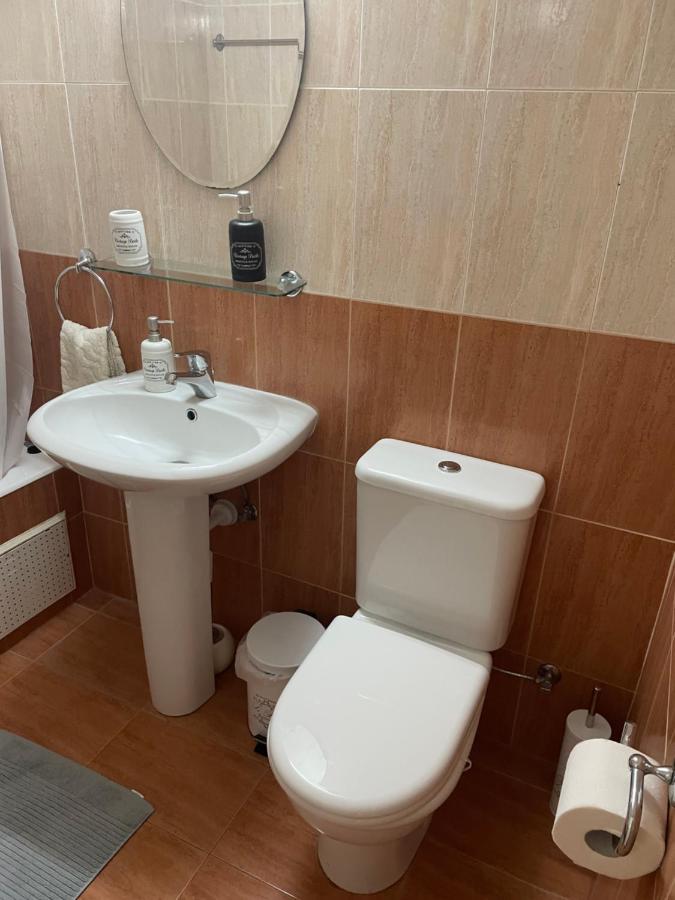 Pool Side 2 Bedroom Queens Gardens Complex Paphos ภายนอก รูปภาพ