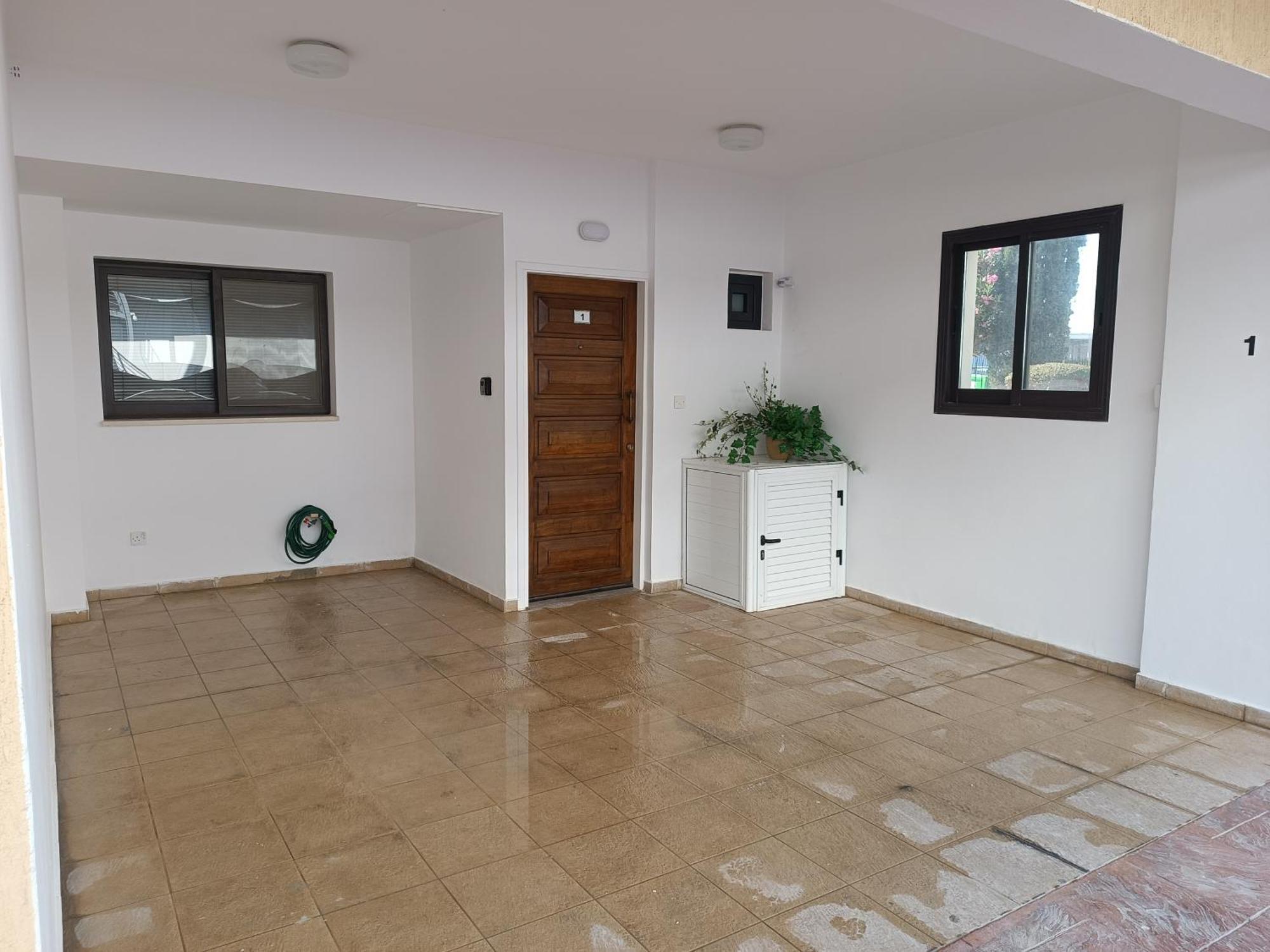 Pool Side 2 Bedroom Queens Gardens Complex Paphos ภายนอก รูปภาพ