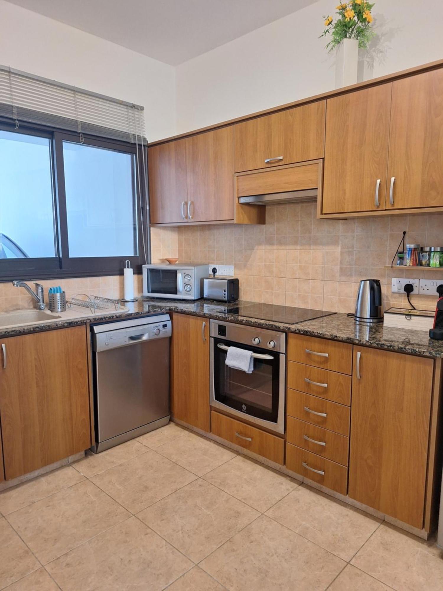 Pool Side 2 Bedroom Queens Gardens Complex Paphos ภายนอก รูปภาพ