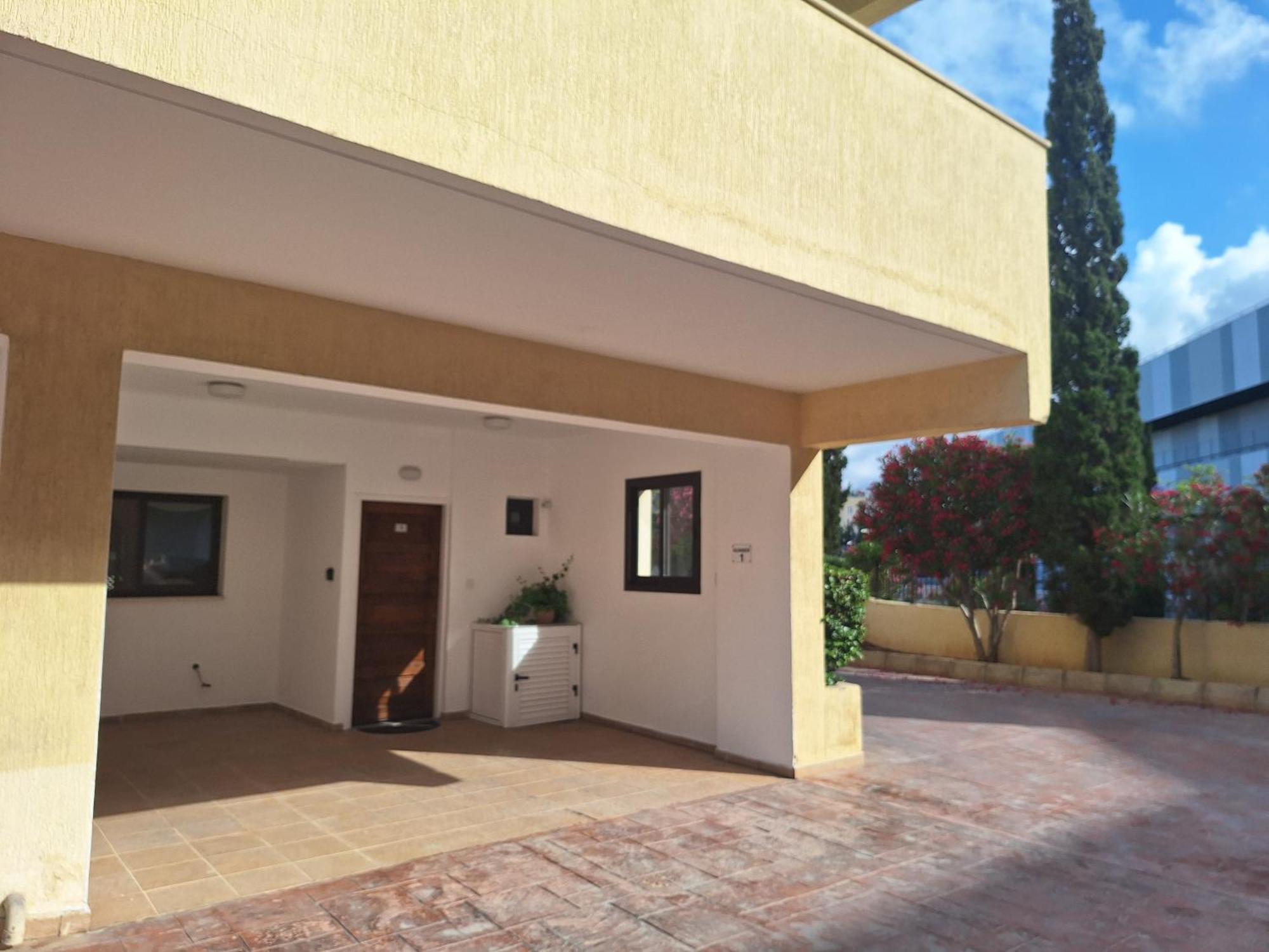 Pool Side 2 Bedroom Queens Gardens Complex Paphos ภายนอก รูปภาพ