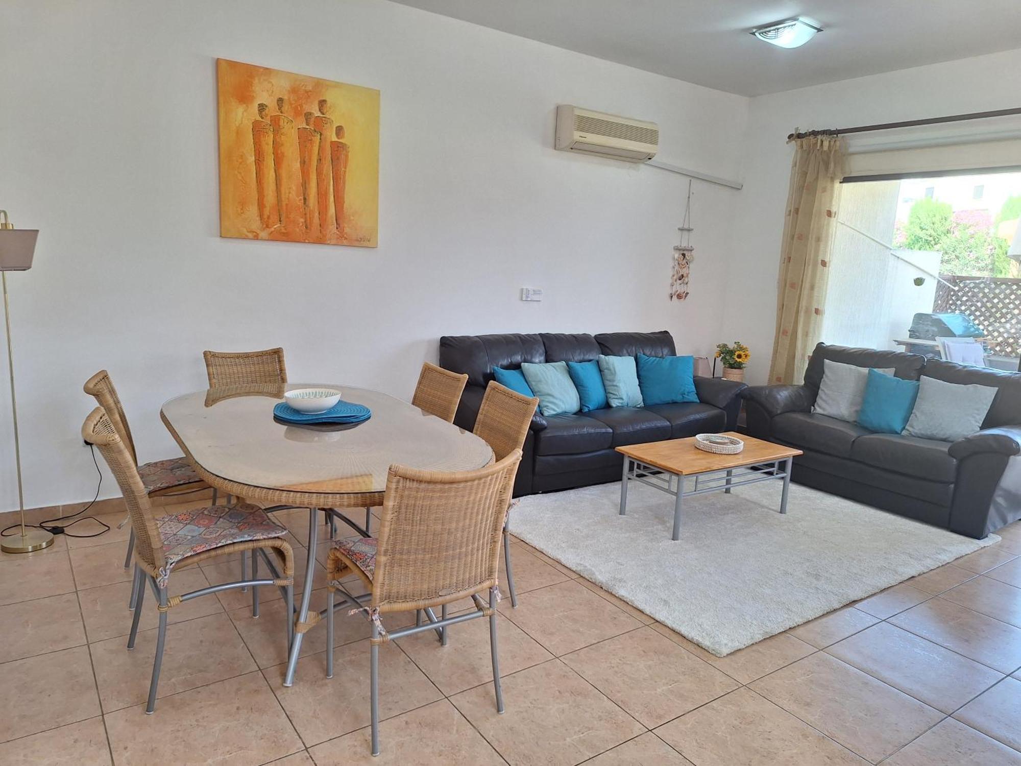 Pool Side 2 Bedroom Queens Gardens Complex Paphos ภายนอก รูปภาพ