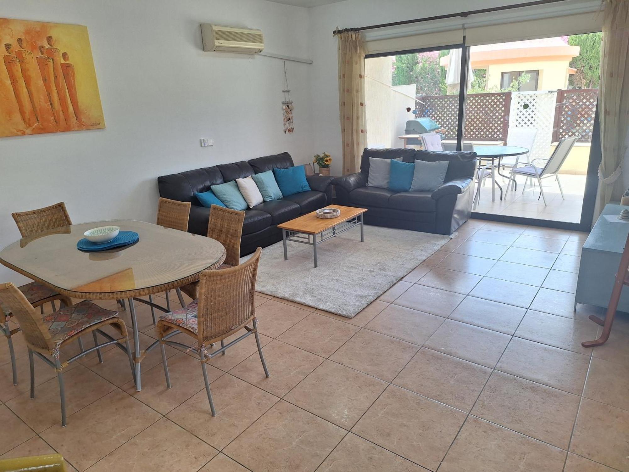 Pool Side 2 Bedroom Queens Gardens Complex Paphos ภายนอก รูปภาพ